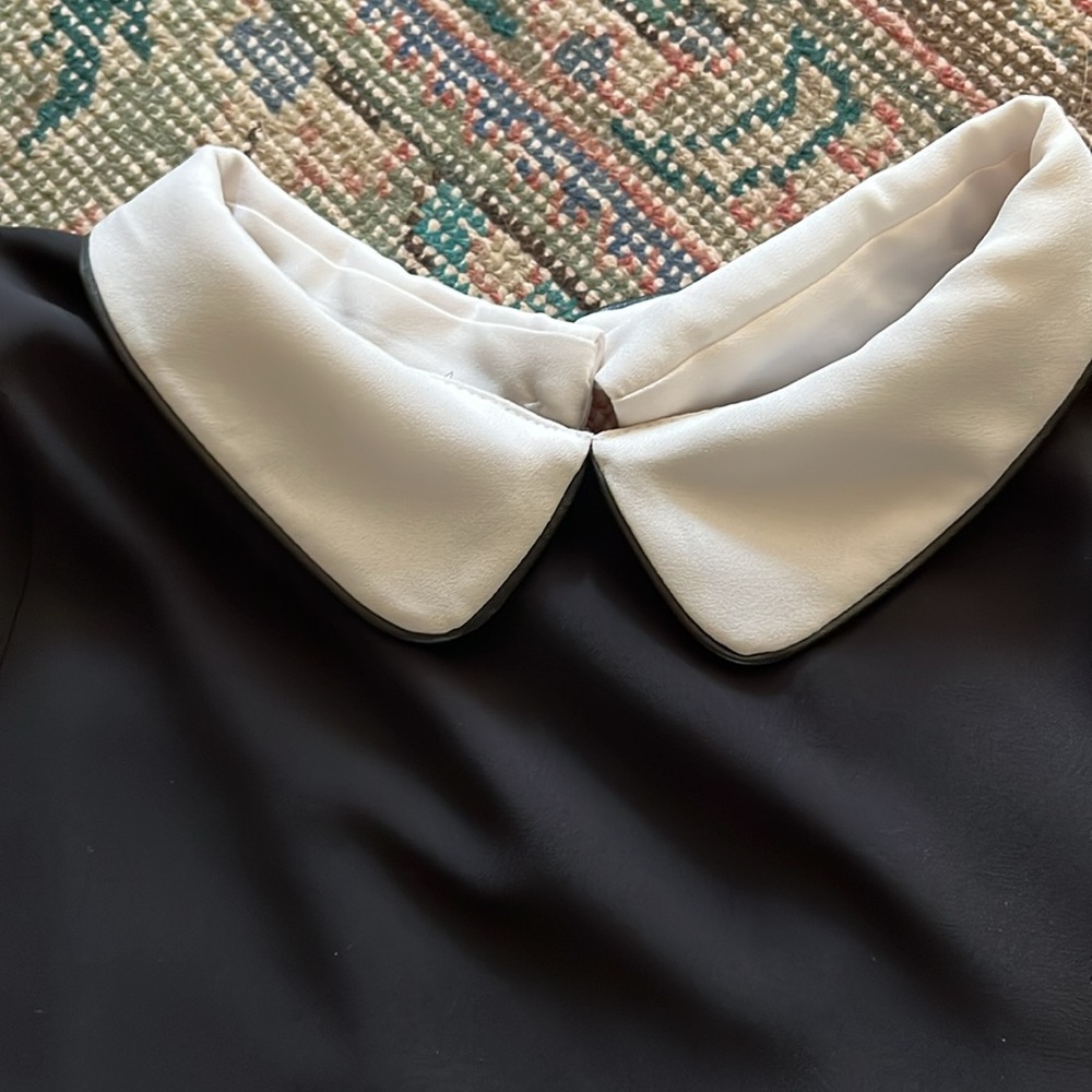 Elle black and white flowing tank top size medium - Picture 2 of 7